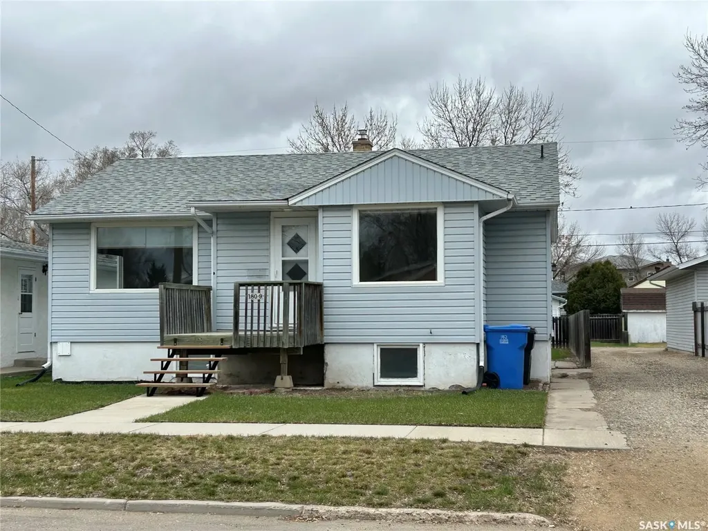 1809 2nd Street Estevan SK S4A 0N4