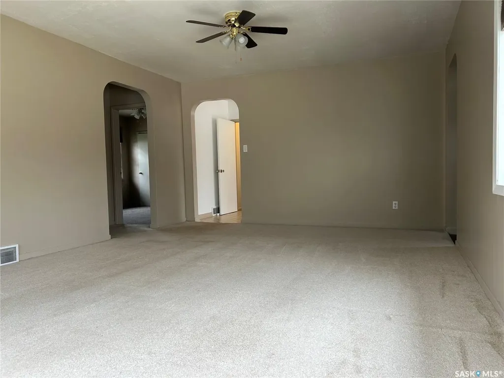 1809 2nd Street Estevan SK S4A 0N4