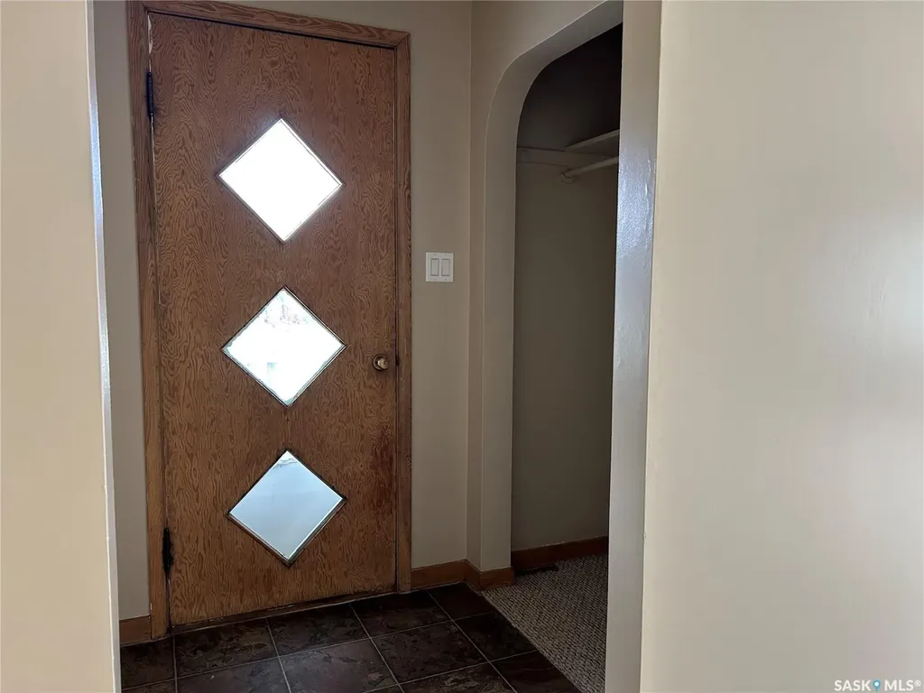 1809 2nd Street Estevan SK S4A 0N4