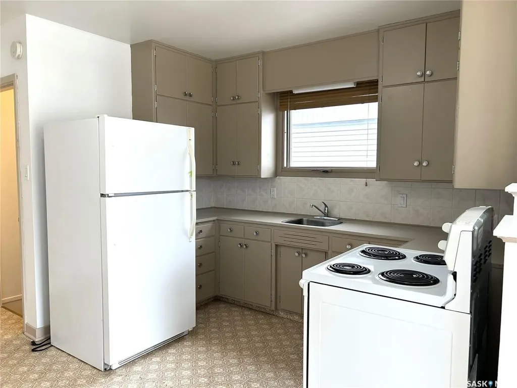 1809 2nd Street Estevan SK S4A 0N4