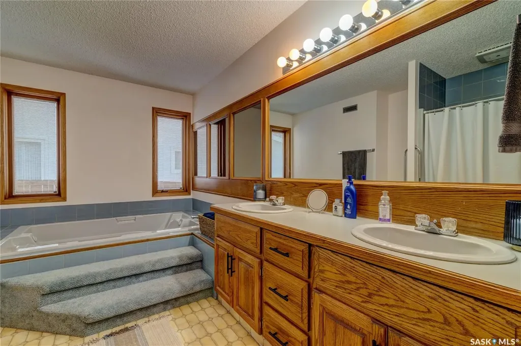 1434 Sidler Drive N Regina SK S4X 4A5