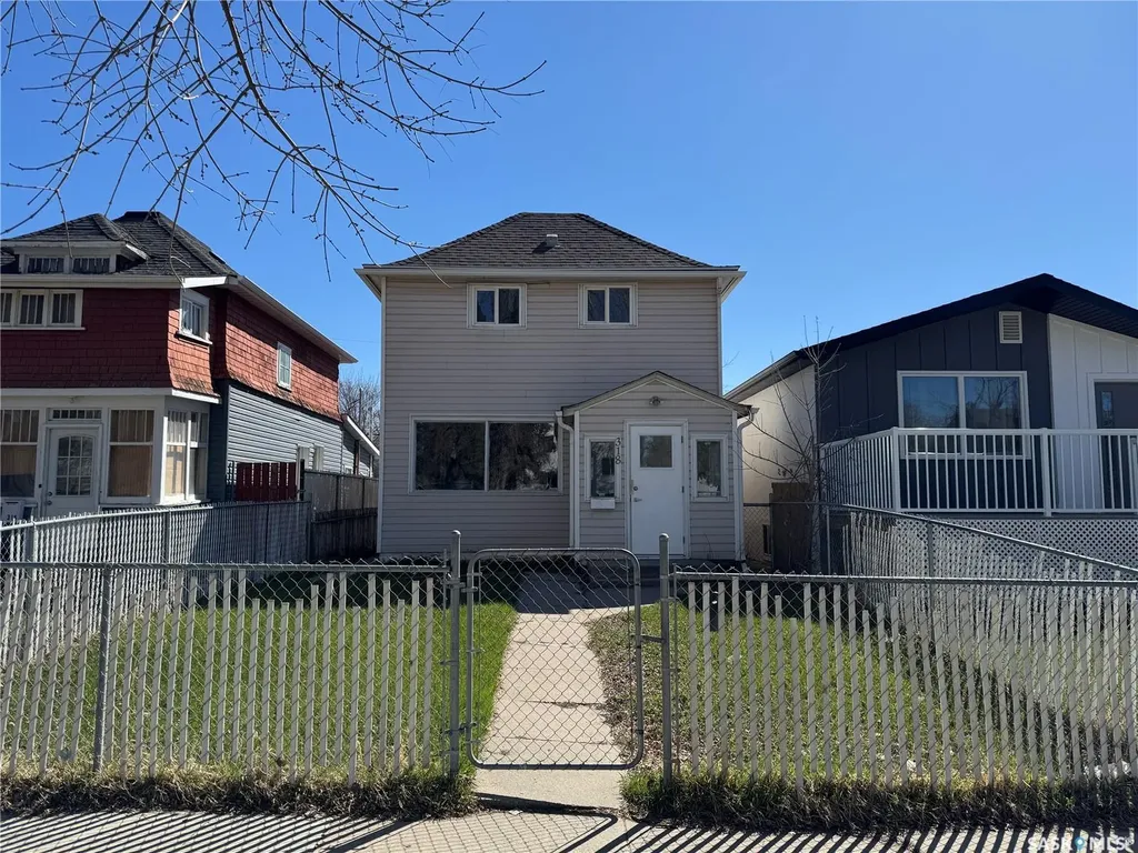 318 H Avenue S Saskatoon SK S7M 1W3