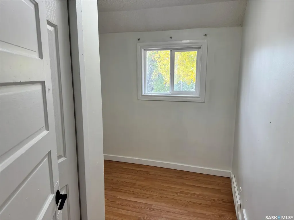 318 H Avenue S Saskatoon SK S7M 1W3