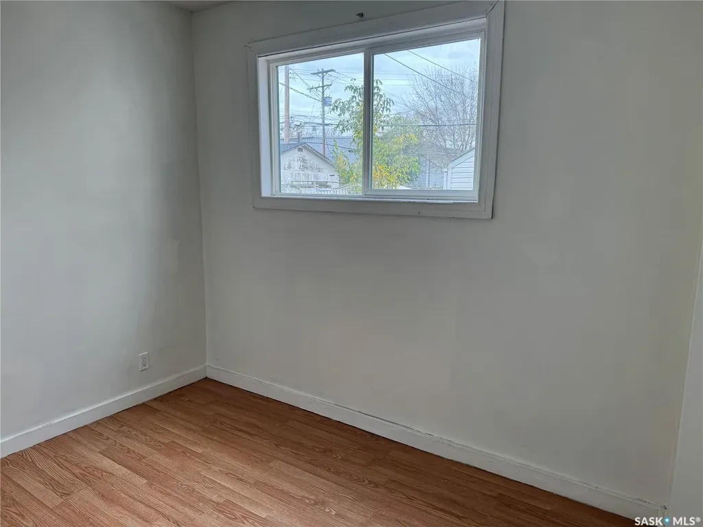 318 H Avenue S Saskatoon SK S7M 1W3