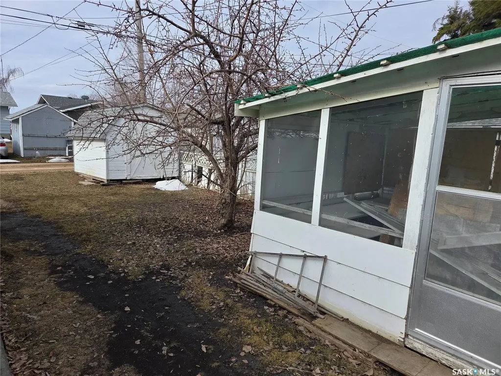 718 98th Avenue Tisdale SK S0E 1T0
