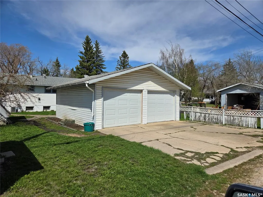 718 98th Avenue Tisdale SK S0E 1T0