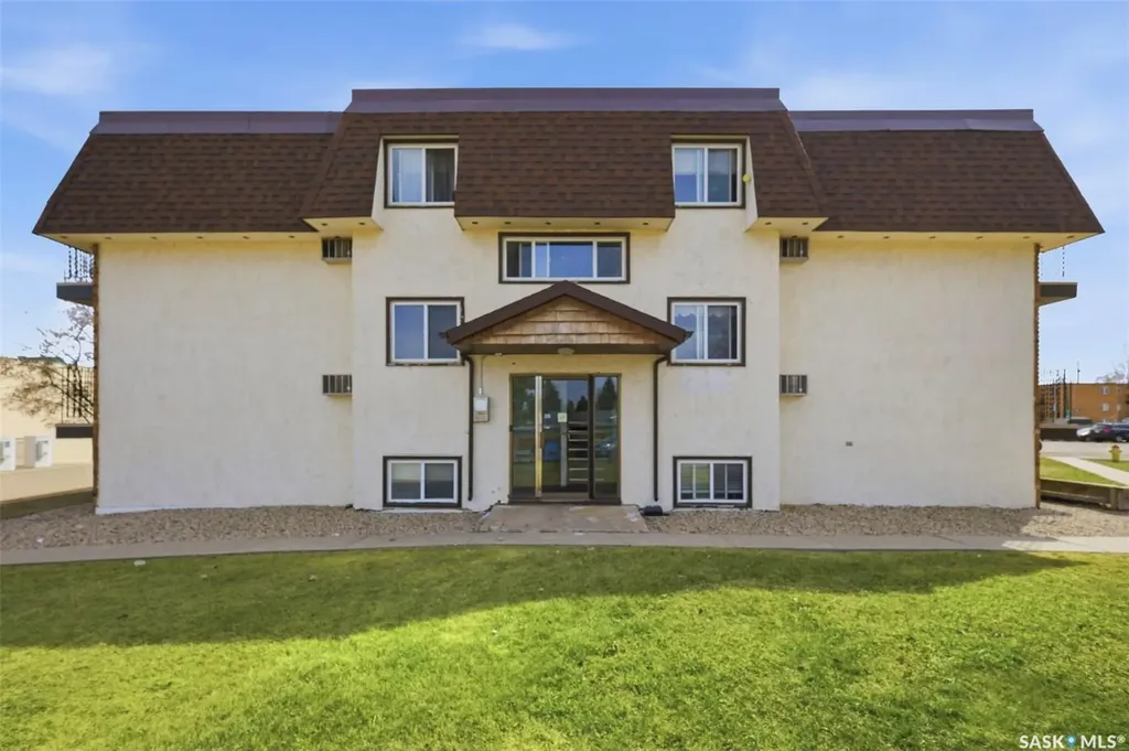 3825 Luther Place Saskatoon SK S7H 4B1