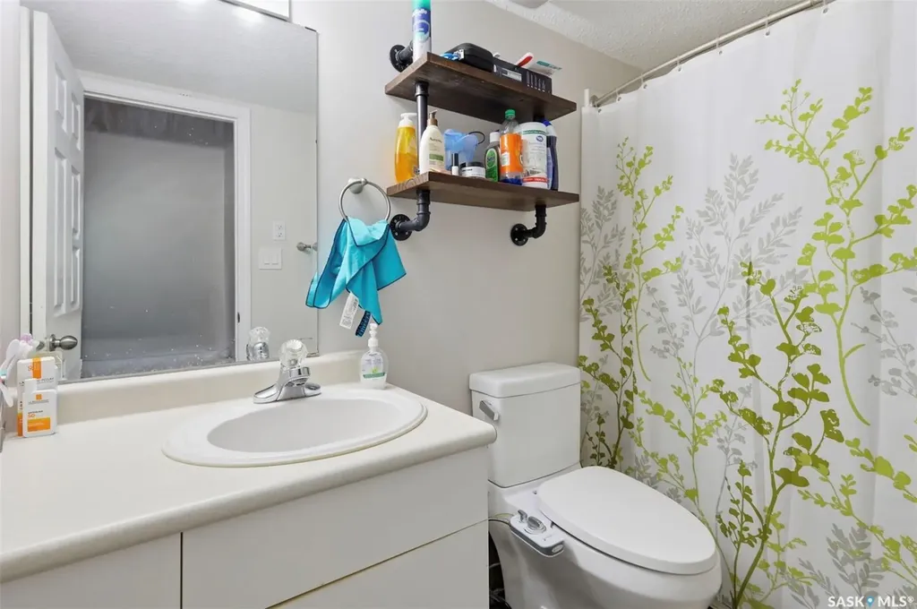 3825 Luther Place Saskatoon SK S7H 4B1