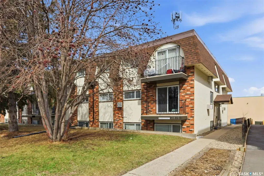3825 Luther Place Saskatoon SK S7H 4B1