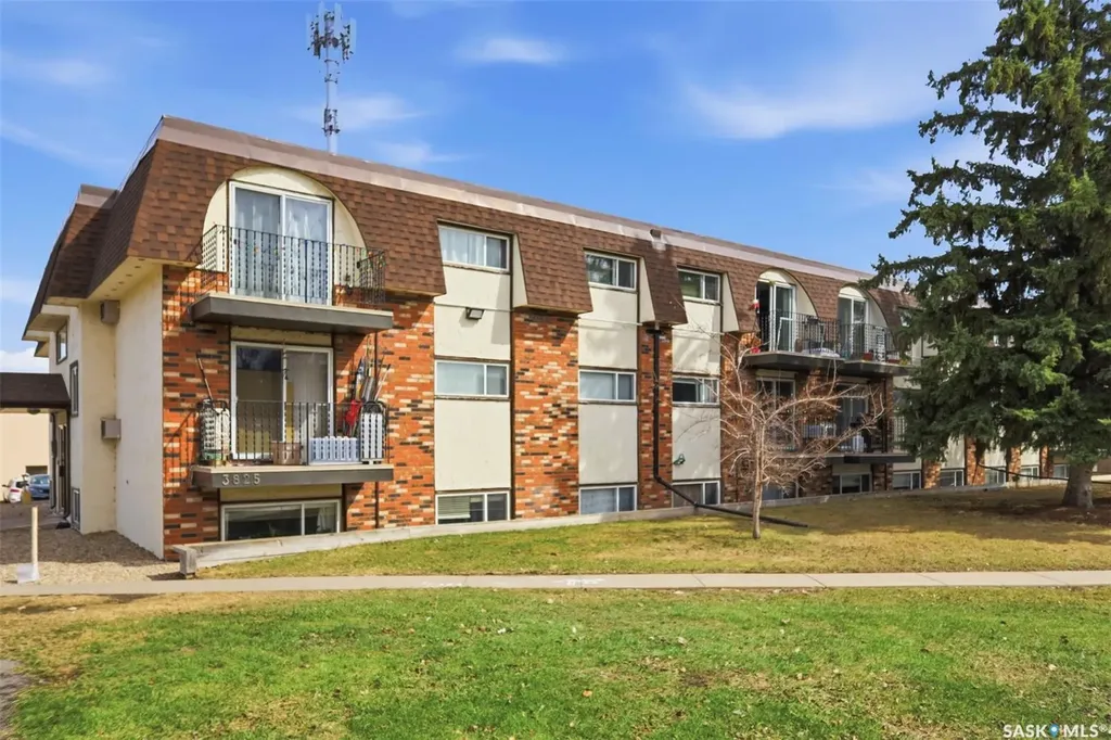 3825 Luther Place Saskatoon SK S7H 4B1