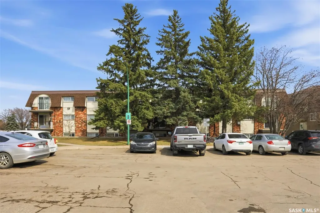 3825 Luther Place Saskatoon SK S7H 4B1