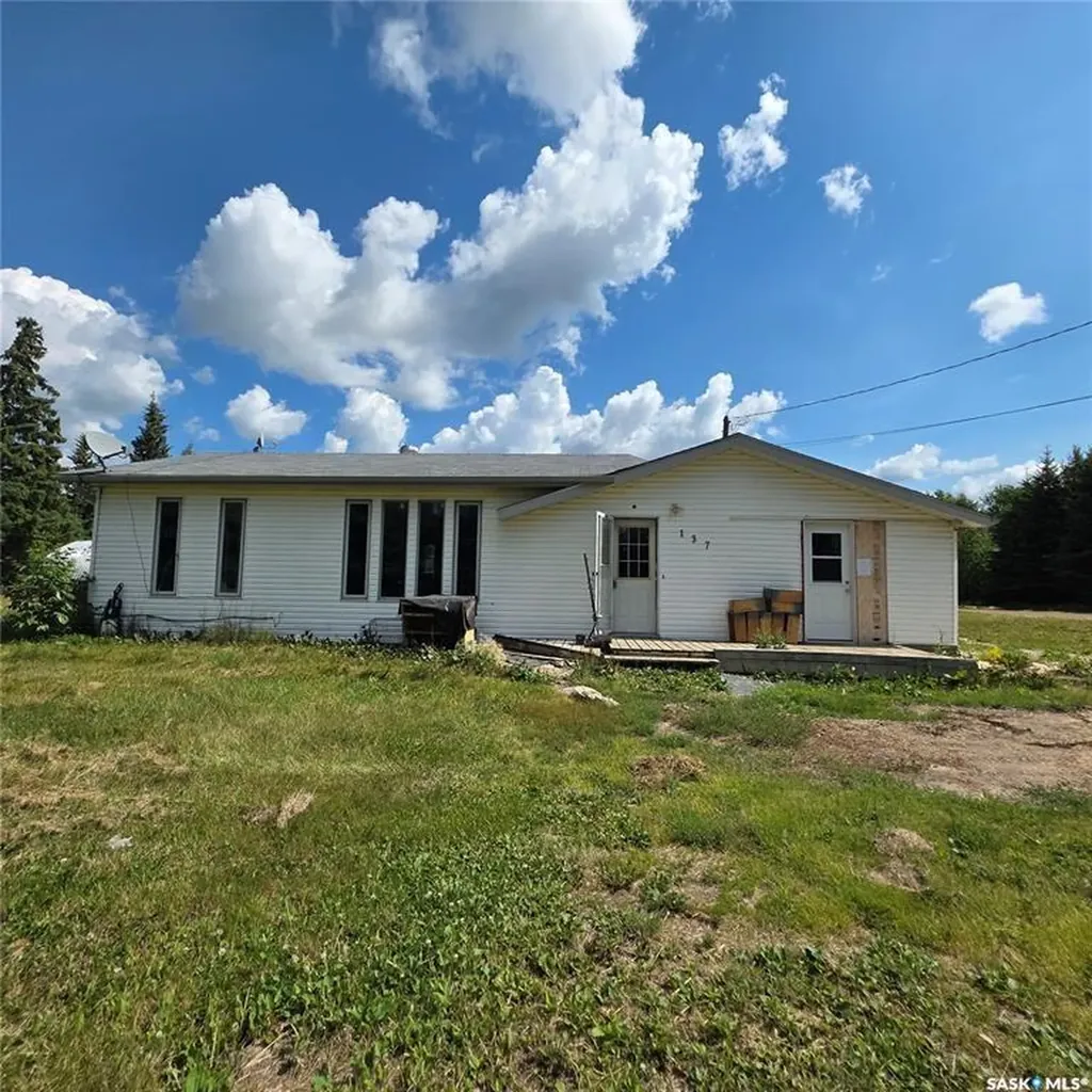 137 Morin Crescent Leoville SK S7T 0J1