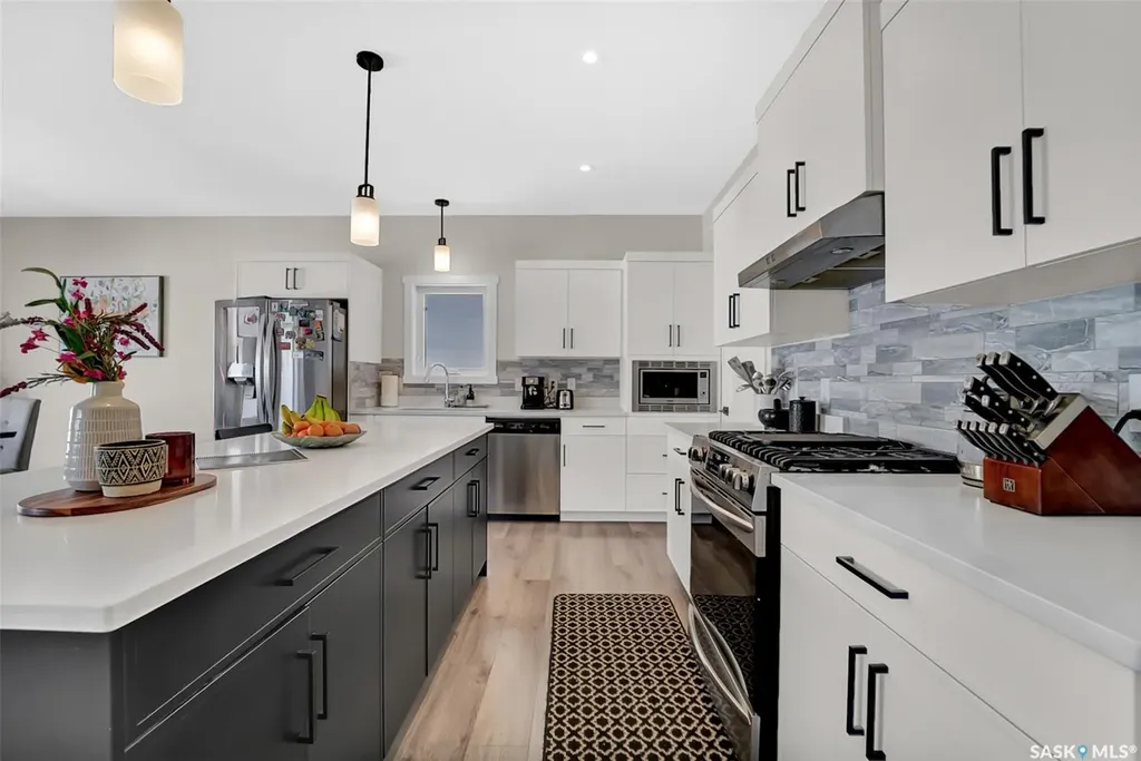 527 Keith Turn Saskatoon SK S7V 0Y1