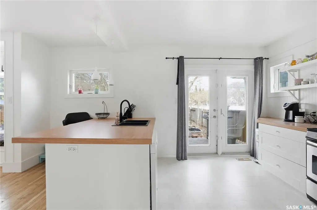 2543 Garnet Street Regina SK S4P 0J3