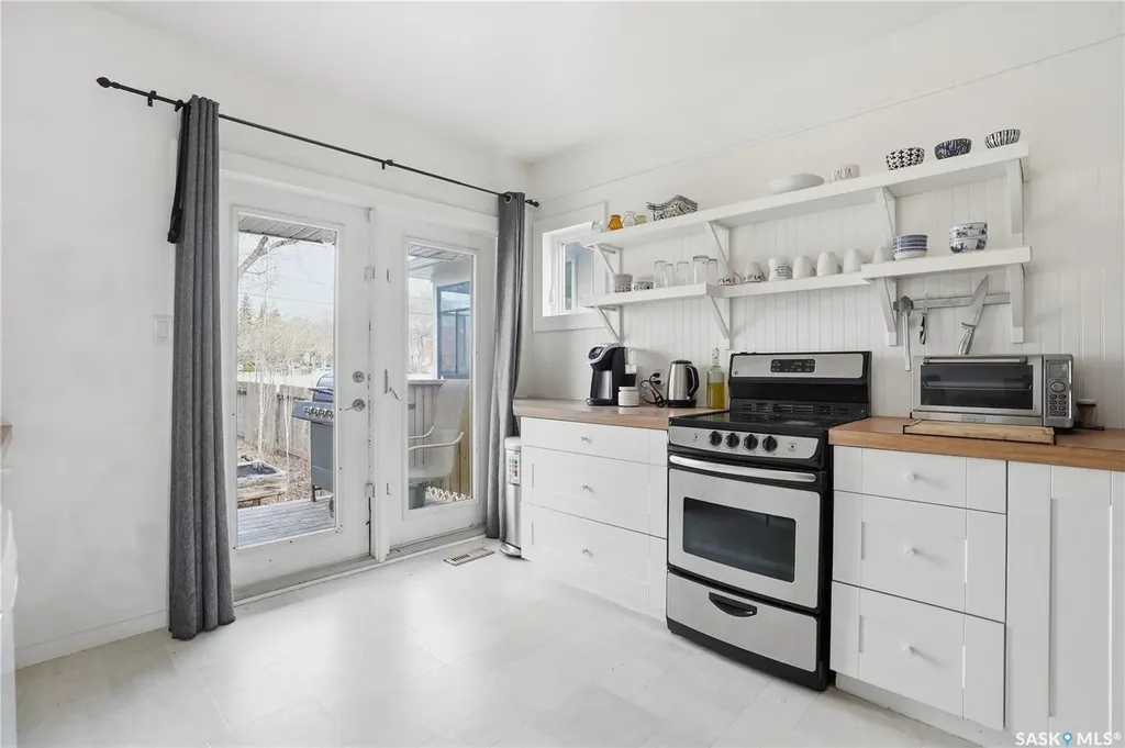 2543 Garnet Street Regina SK S4P 0J3