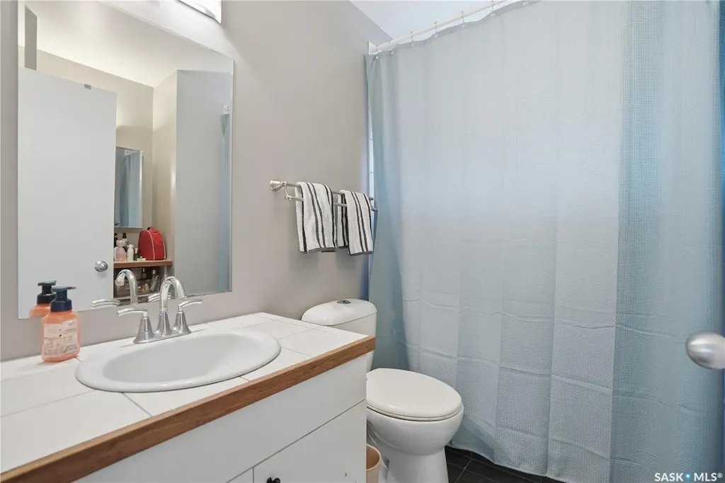 2543 Garnet Street Regina SK S4P 0J3