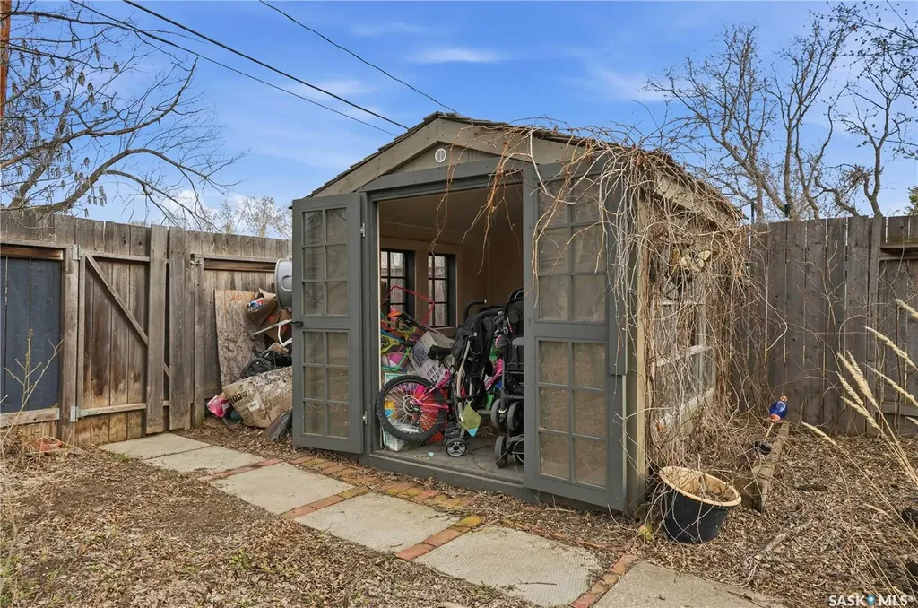 2543 Garnet Street Regina SK S4P 0J3