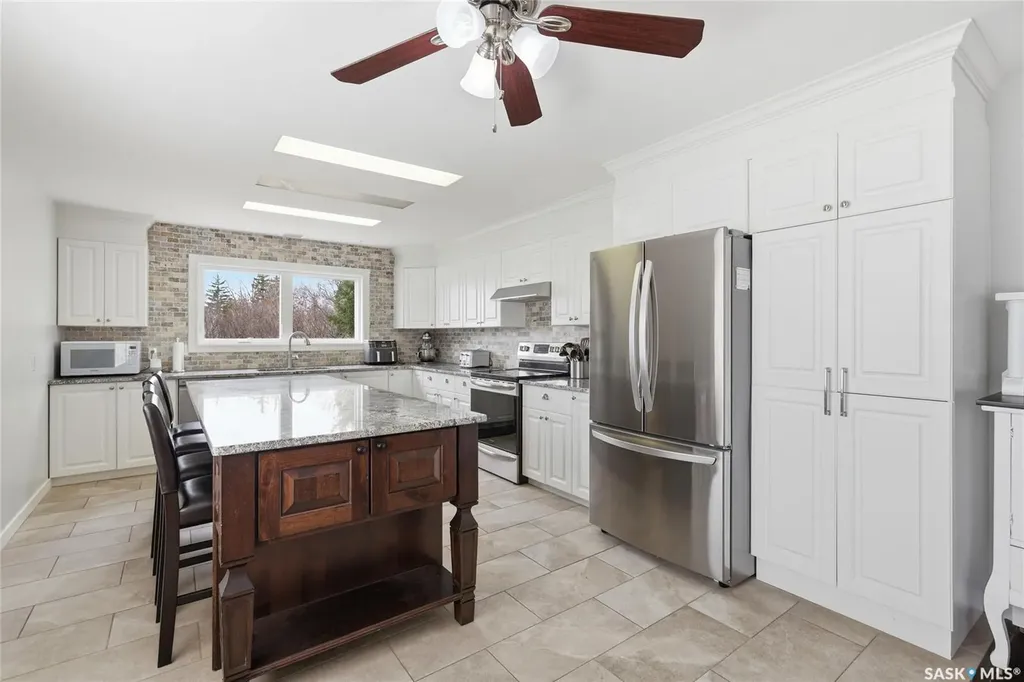 404 Dalgliesh Drive Regina SK S4R 6J1