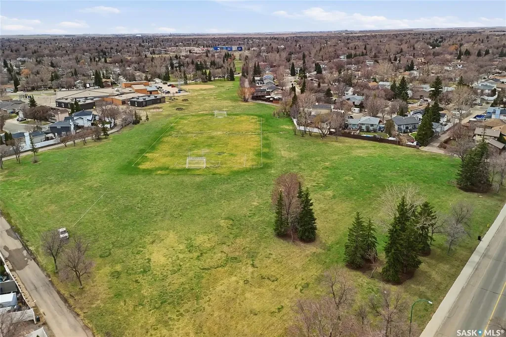 404 Dalgliesh Drive Regina SK S4R 6J1