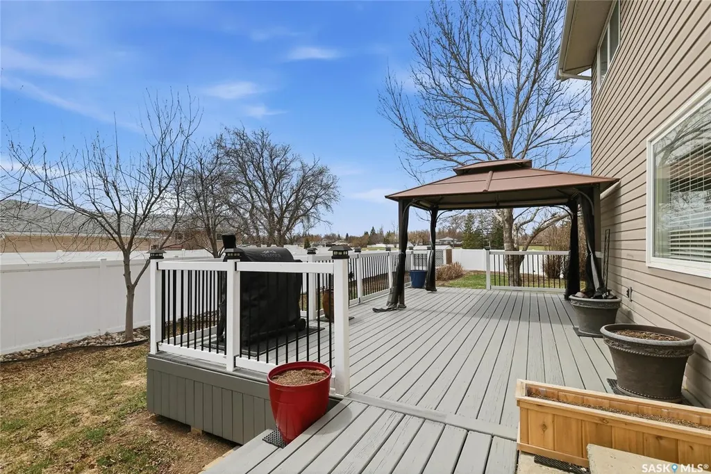 404 Dalgliesh Drive Regina SK S4R 6J1