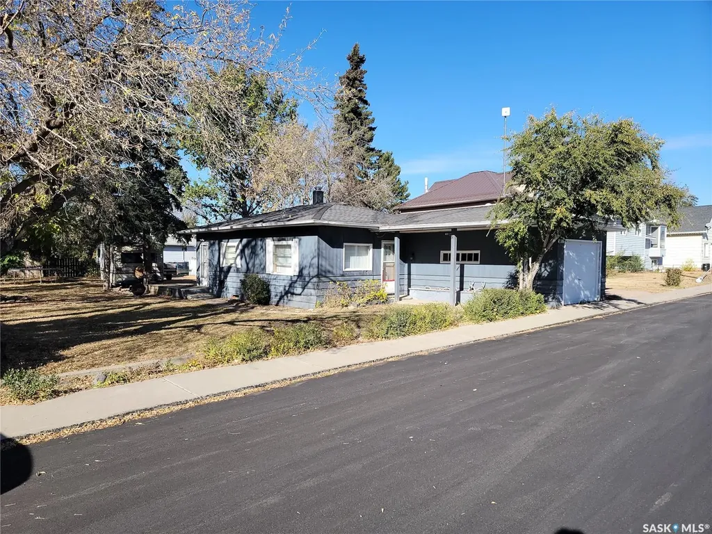 4906 52nd Street Macklin SK S0L 2C0