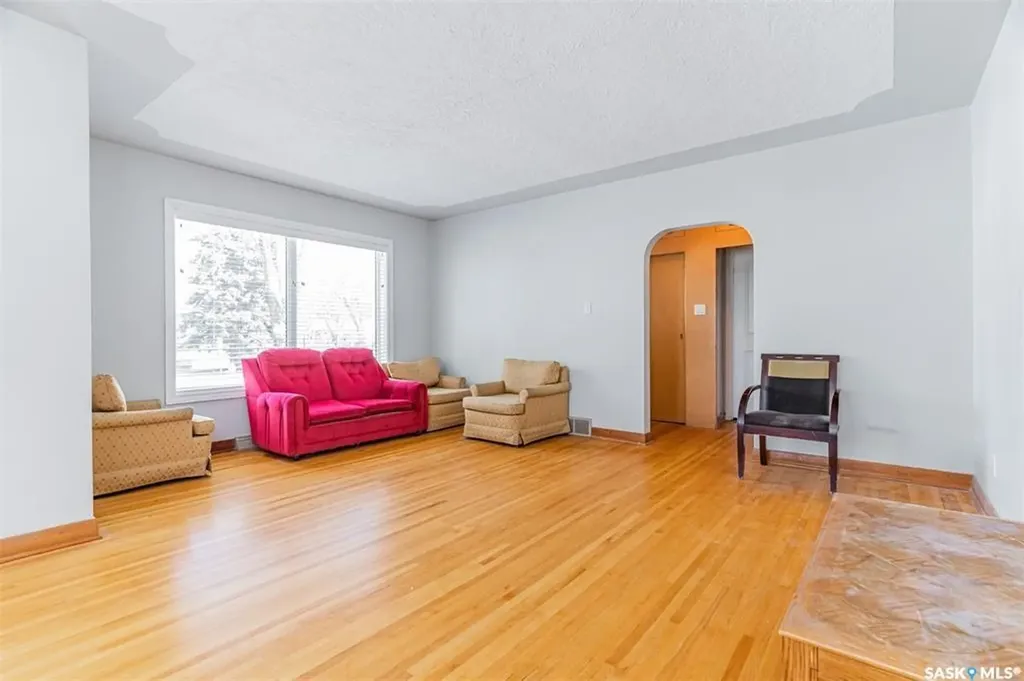 1402 14th Street E Saskatoon SK S7H 0A8