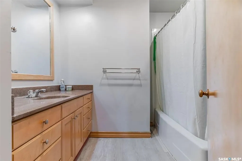 1402 14th Street E Saskatoon SK S7H 0A8