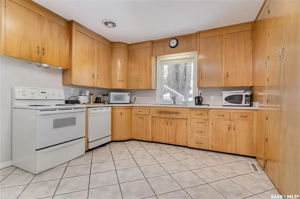 1402 14th Street E Saskatoon SK S7H 0A8
