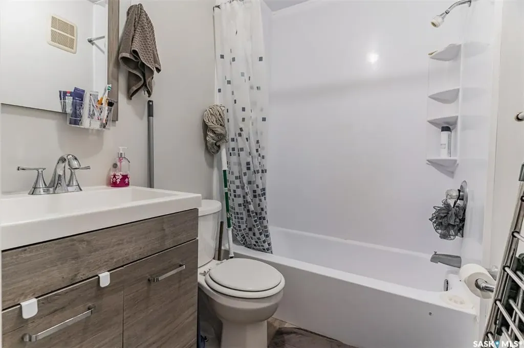1402 14th Street E Saskatoon SK S7H 0A8