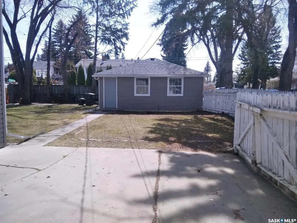 1402 14th Street E Saskatoon SK S7H 0A8