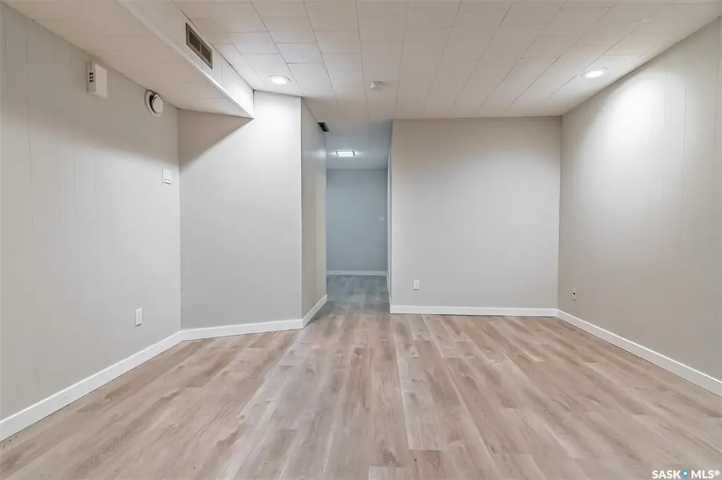 1402 14th Street E Saskatoon SK S7H 0A8