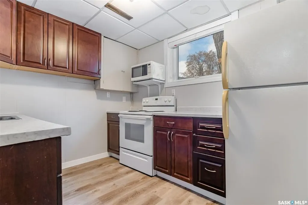 1402 14th Street E Saskatoon SK S7H 0A8