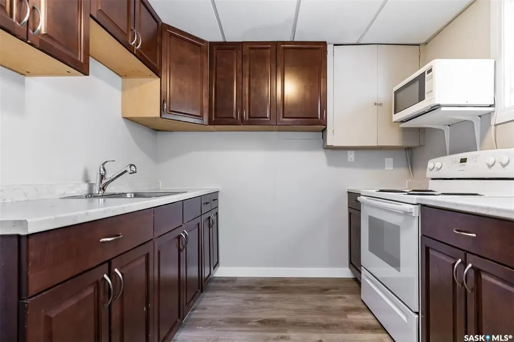 1402 14th Street E Saskatoon SK S7H 0A8