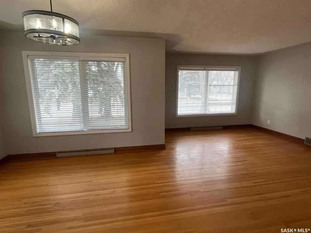 1402 14th Street E Saskatoon SK S7H 0A8