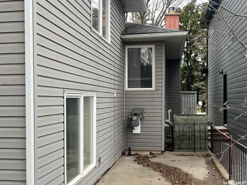 1402 14th Street E Saskatoon SK S7H 0A8