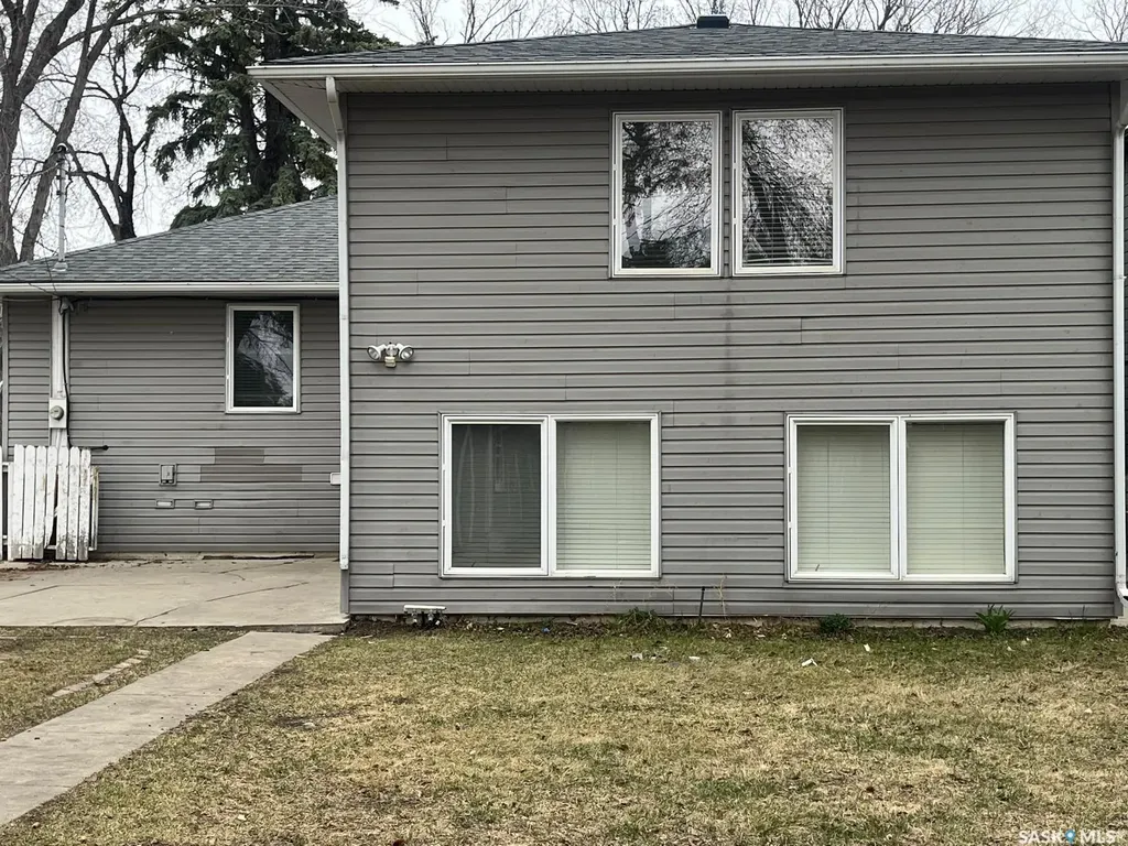 1402 14th Street E Saskatoon SK S7H 0A8