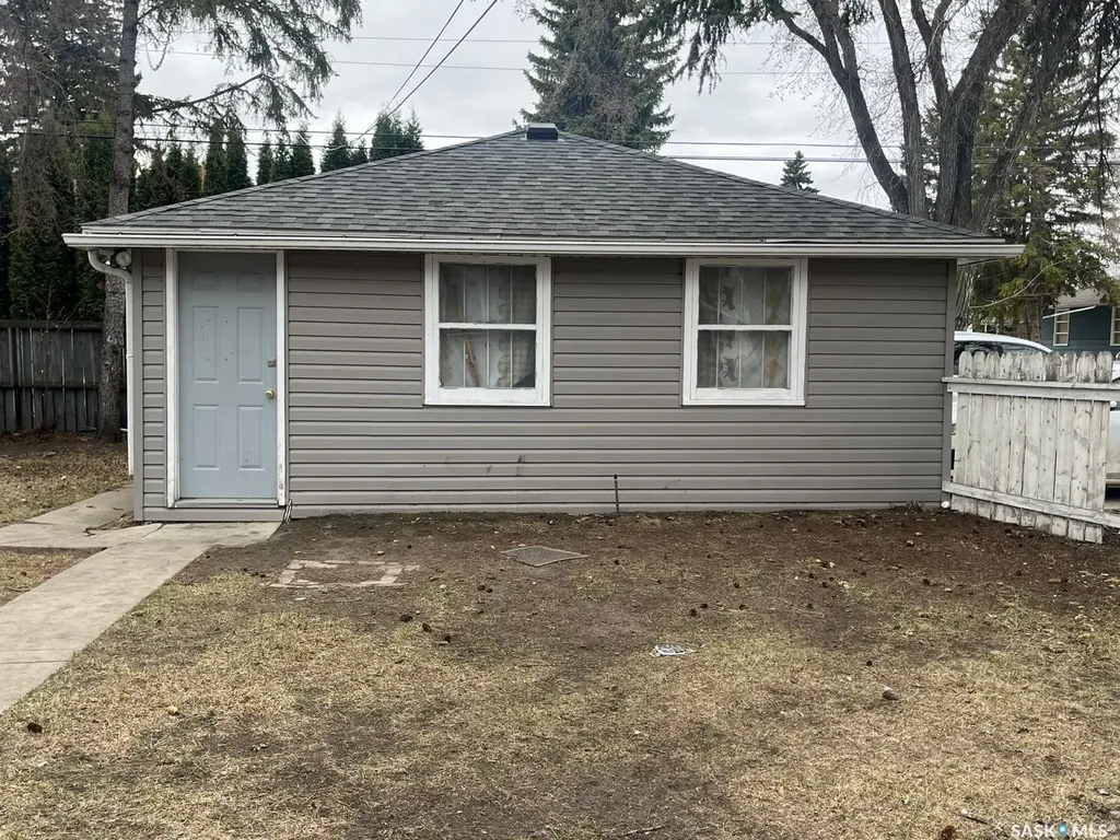1402 14th Street E Saskatoon SK S7H 0A8