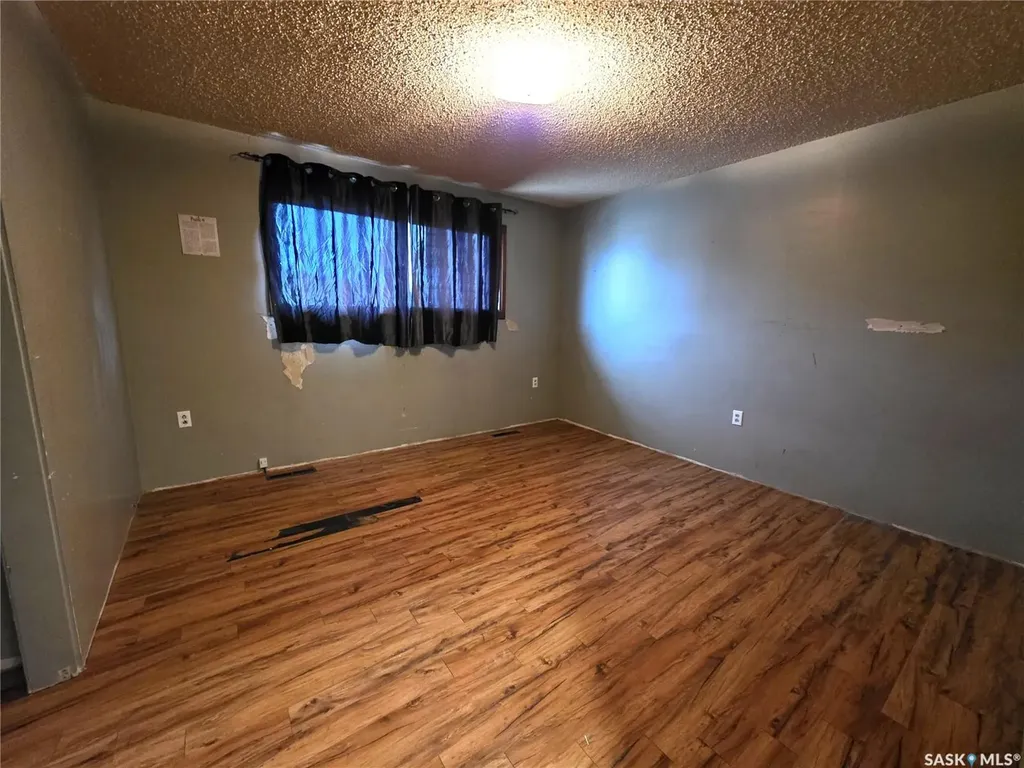 314 2nd Avenue Young SK S0K 4Y0
