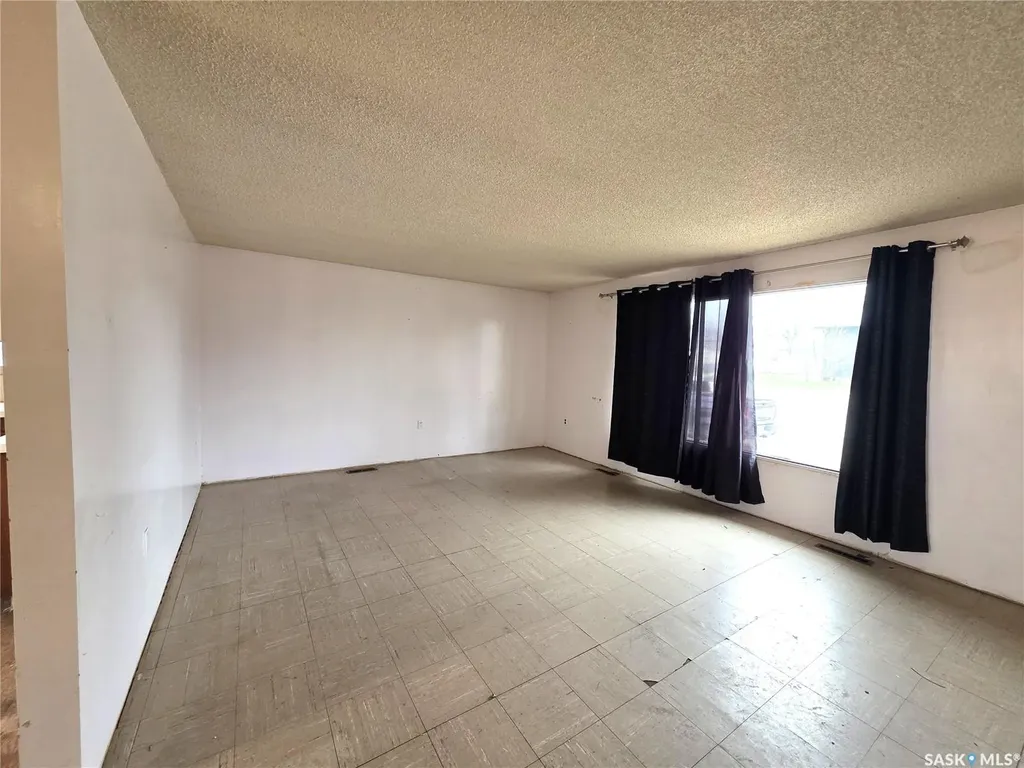 314 2nd Avenue Young SK S0K 4Y0