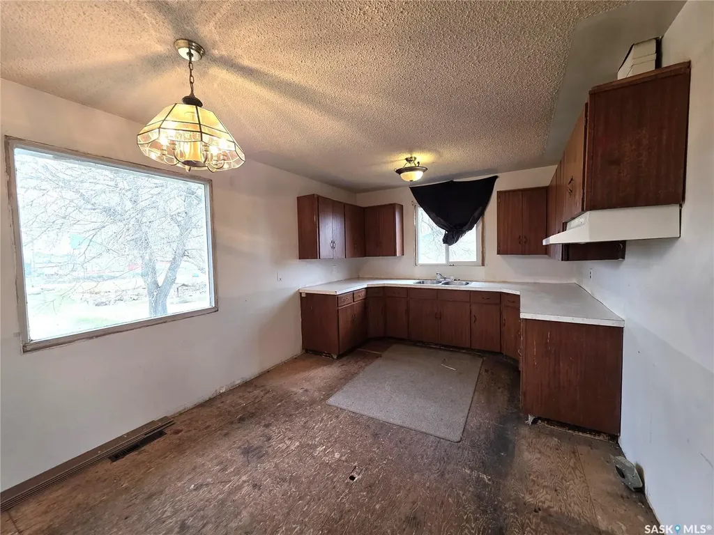 314 2nd Avenue Young SK S0K 4Y0