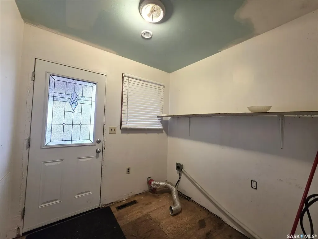 314 2nd Avenue Young SK S0K 4Y0