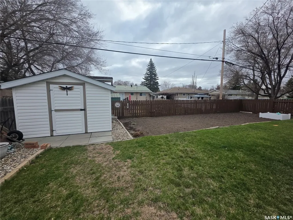 1841 Gibbs Road Estevan SK S4A 1Y1