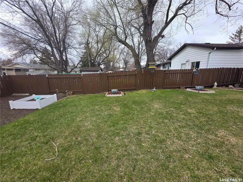 1841 Gibbs Road Estevan SK S4A 1Y1