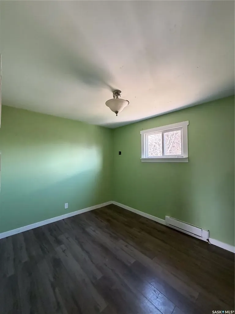 302 Aberdeen Street Elbow SK S0H 1J0