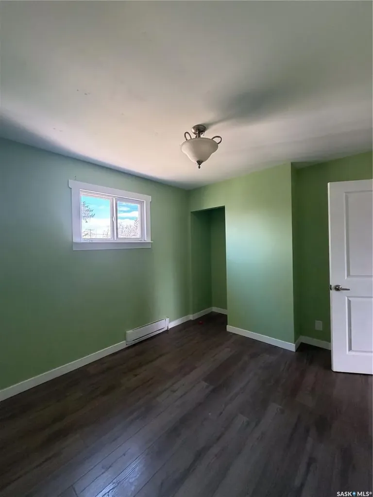 302 Aberdeen Street Elbow SK S0H 1J0