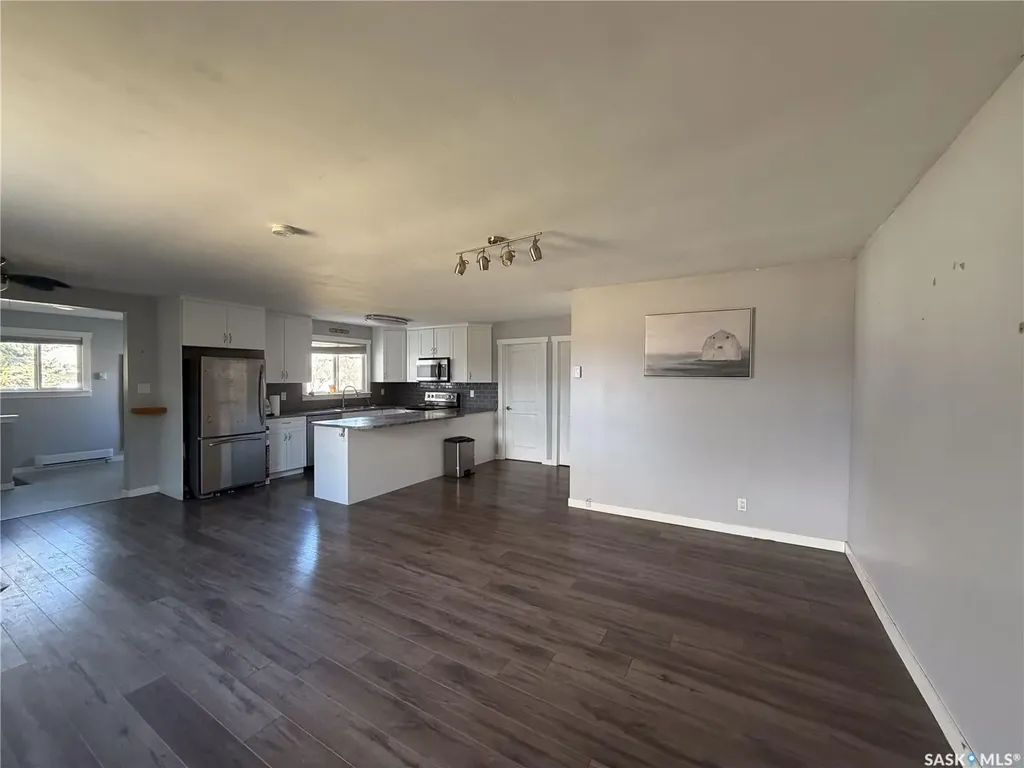 302 Aberdeen Street Elbow SK S0H 1J0