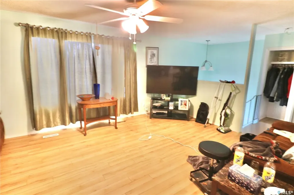 6507 1st Avenue N Regina SK S4T 7C2