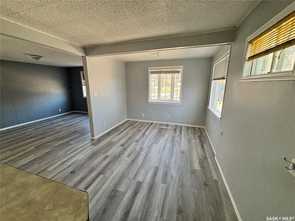 207 3rd Avenue W Kindersley SK S0L 1S0
