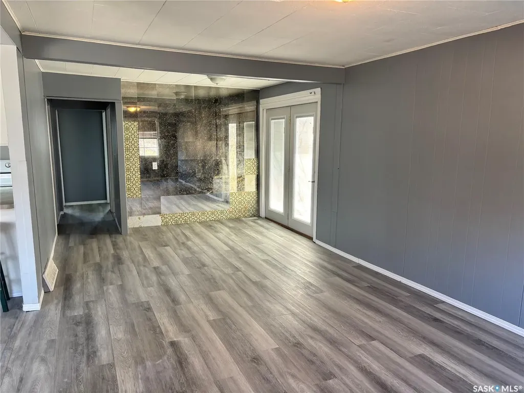 207 3rd Avenue W Kindersley SK S0L 1S0