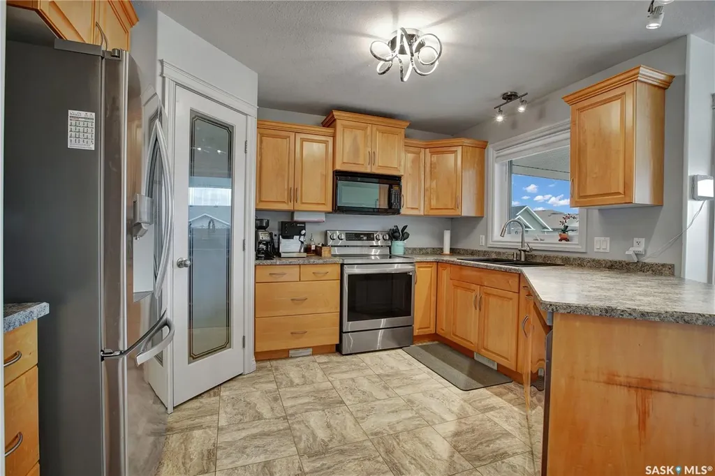 201 Brookside Court Warman SK S0K 0A1